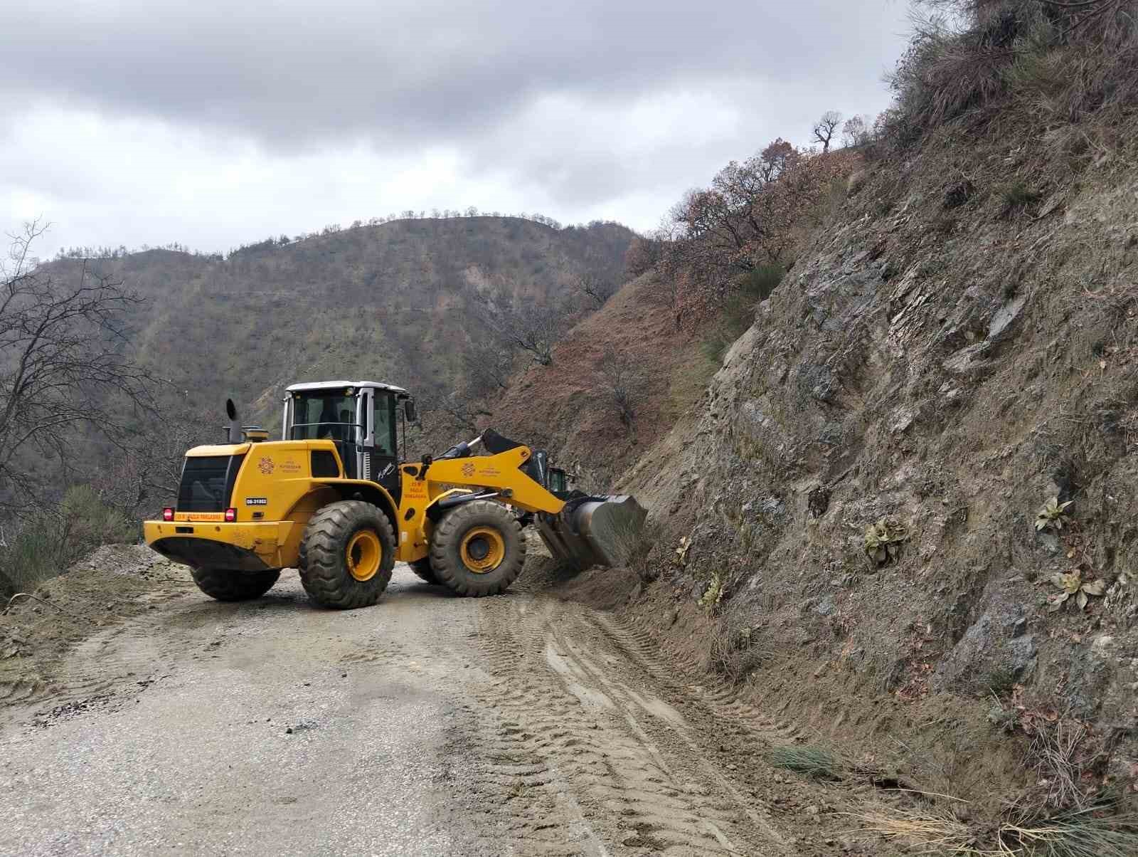 Büyükşehir ekiplerinden ’yağış’ mesaisi

