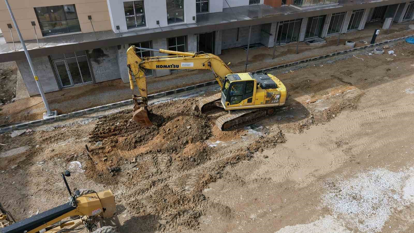 Büyükşehir, Elbistan Hacı Esat Efendi Caddesi’ni 30 milyonluk yatırımla yeniliyor
Büyükşehir, Elbistan Hacı Esat Efendi Caddesi’ni 30 milyonluk yatırımla yeniliyor