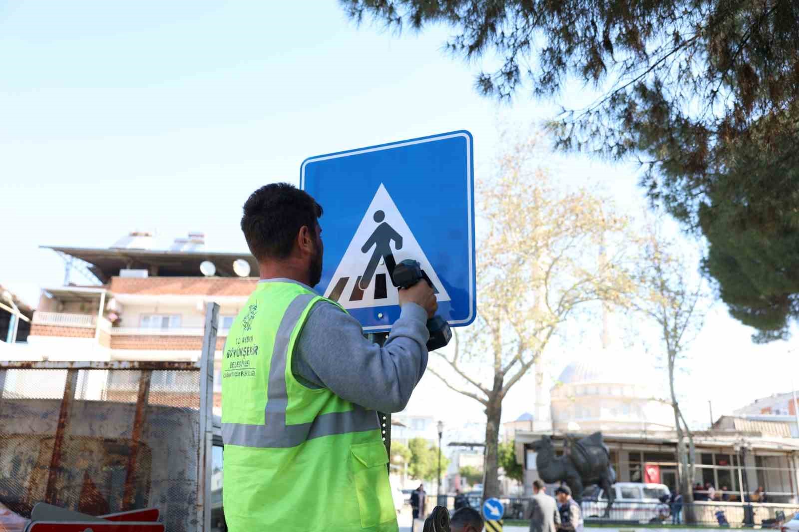 Büyükşehir il genelinde çalışmalarını sürdürüyor

