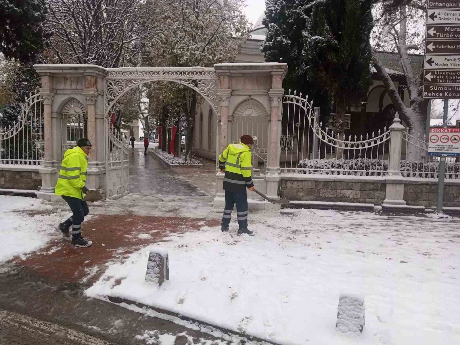 Büyükşehir kar ve lodosa geçit vermedi
Büyükşehir kar ve lodosa geçit vermedi