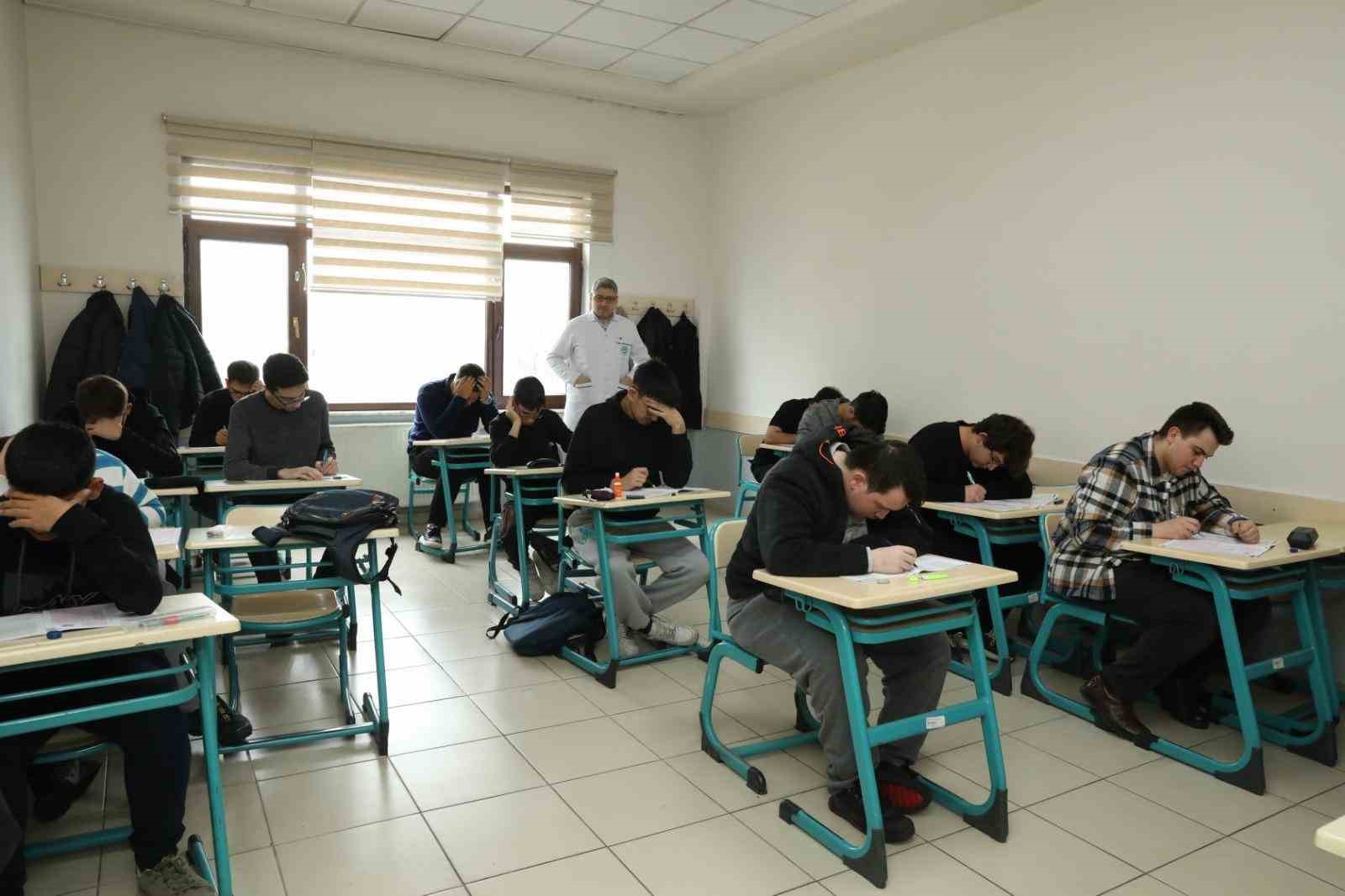 Büyükşehir KAYMEK’ten MSÜ sınavına hazırlık yolunda ücretsiz deneme sınavı
