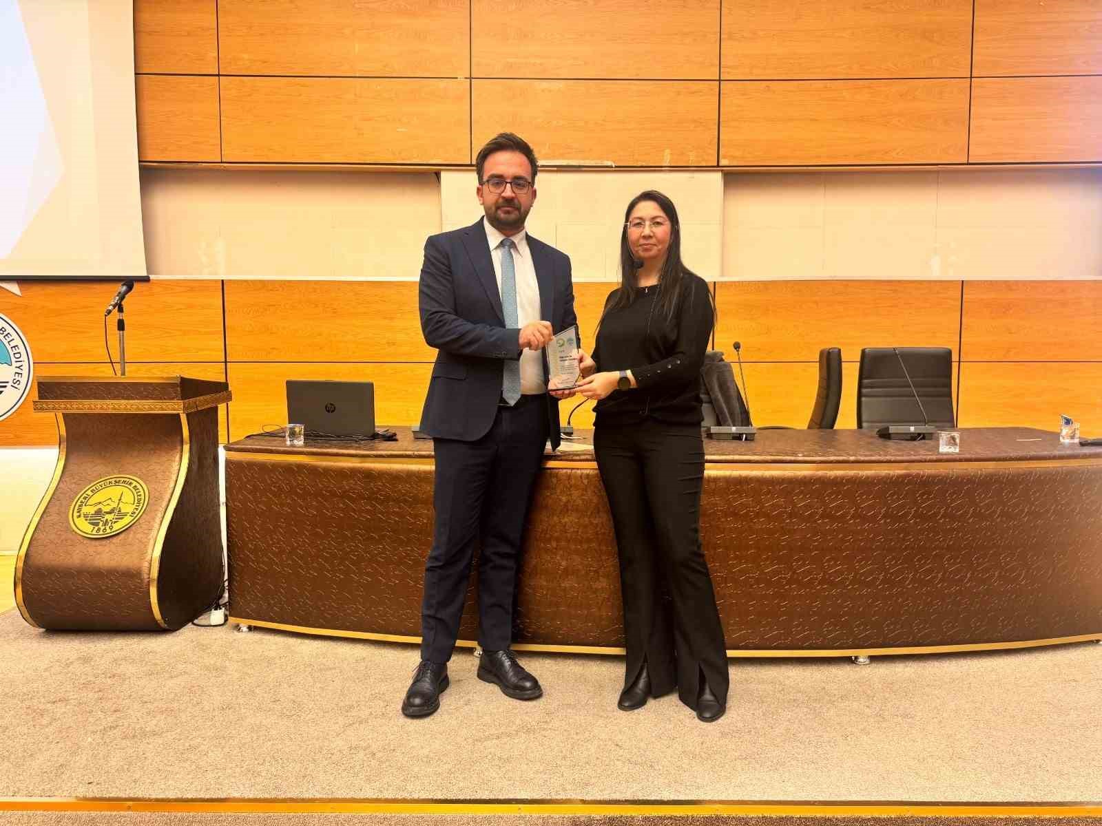 Büyükşehir, organik tarım eğitimi alan kursiyerlere sertifikalarını verdi
