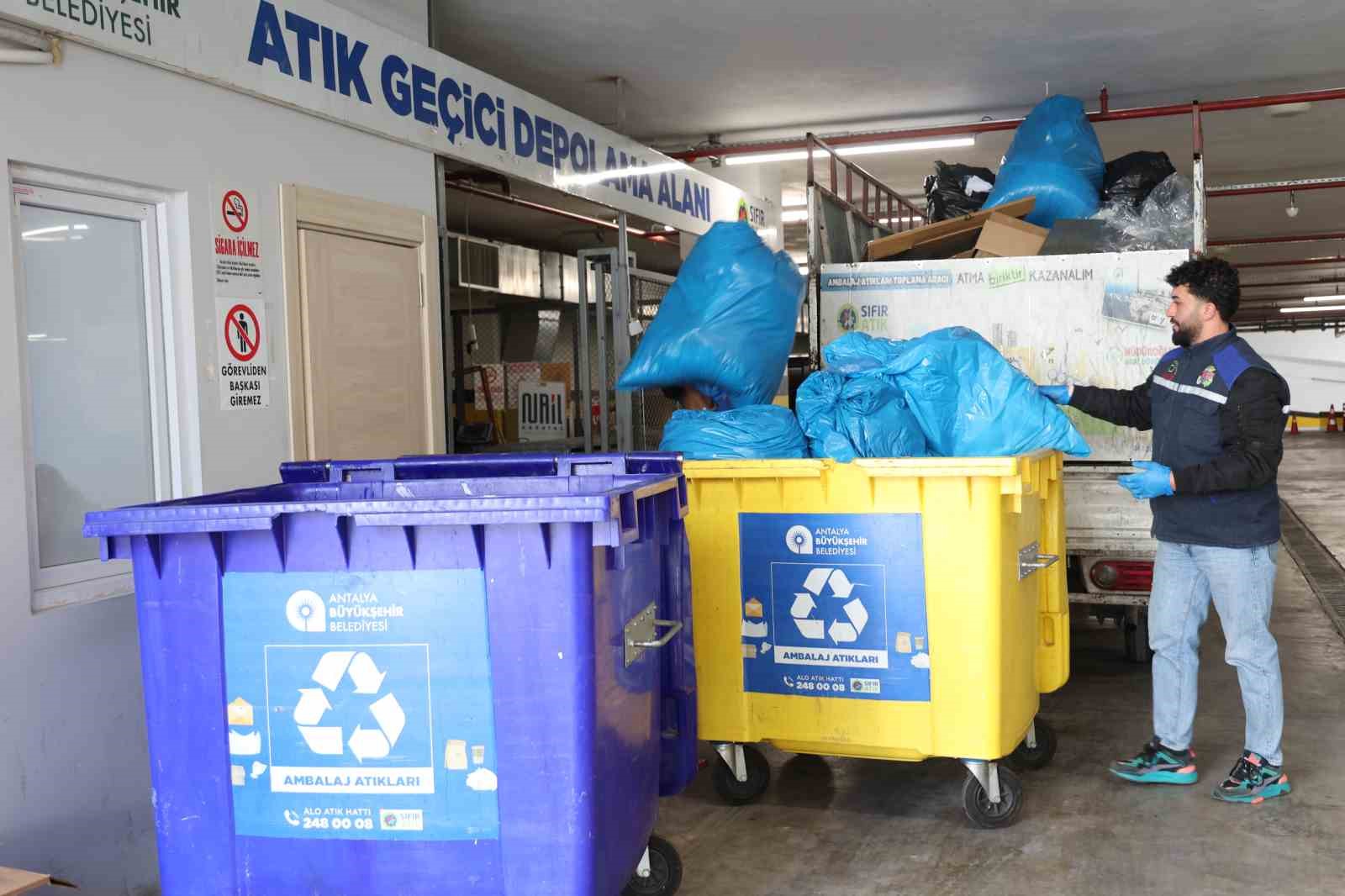 Büyükşehir son 3 yılda 32 ton tehlikeli atığı bertaraf etti
