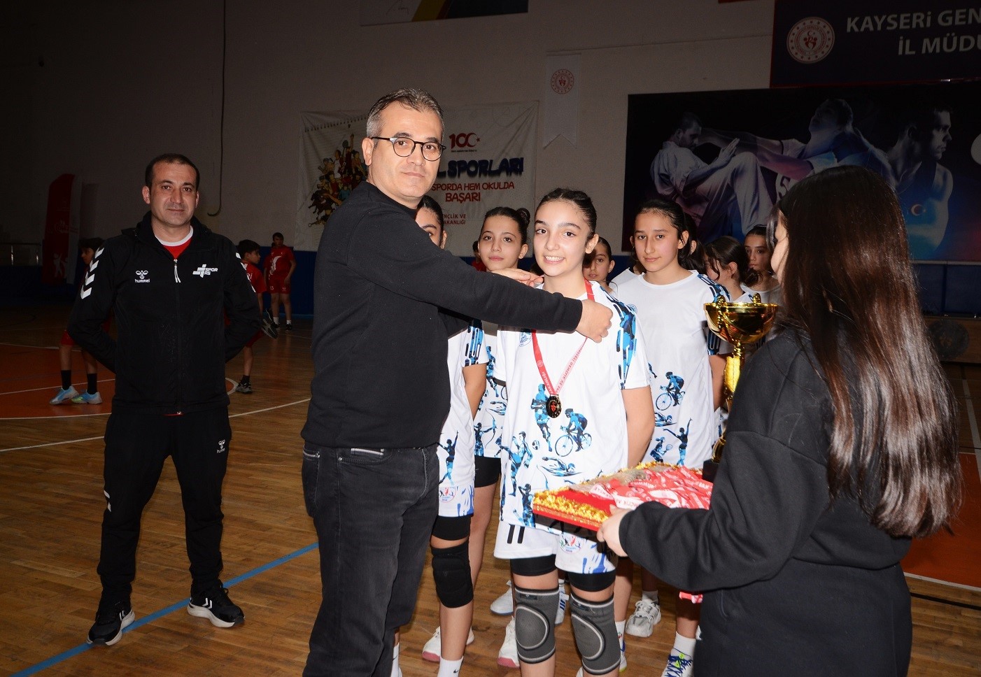 Büyükşehir Spor A.Ş. Kız Hentbol Takımı, Kayseri İl Birincisi oldu
