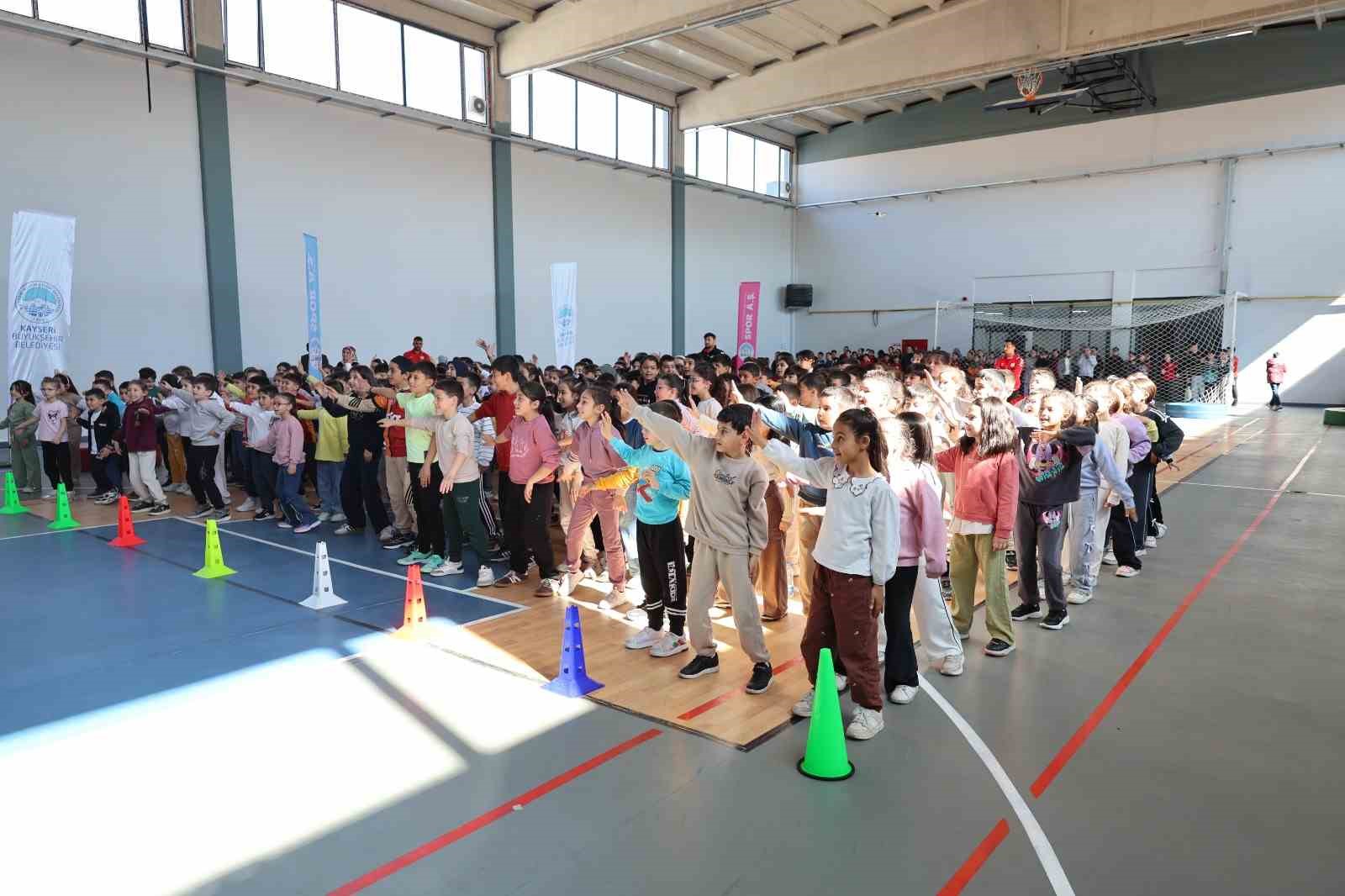 Büyükşehir Spor A.Ş.’den Develi’de 550 öğrenciye spor dolu buluşma
