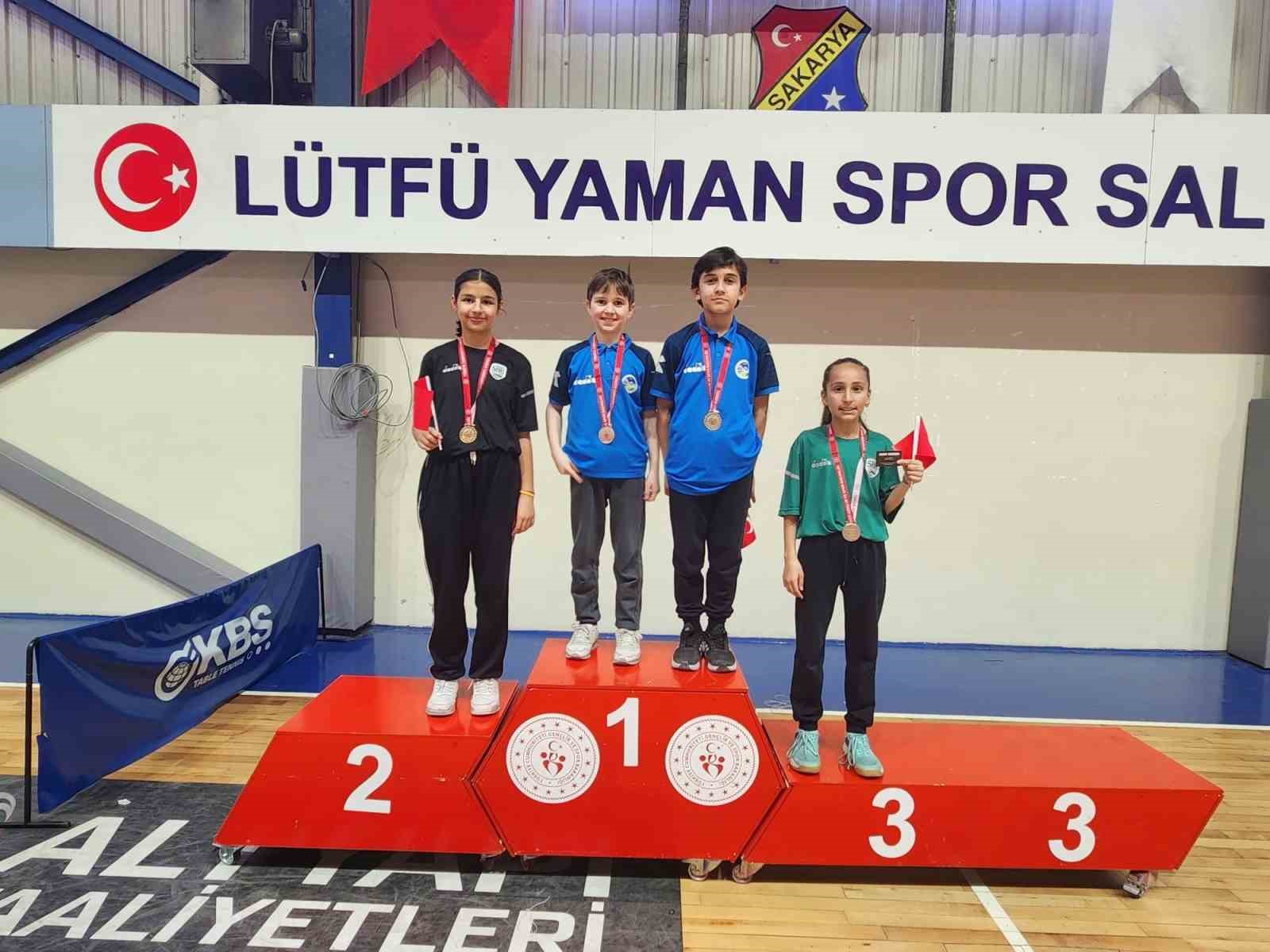 Büyükşehir sporcuları 3 farklı branşta kürsüye çıktı
