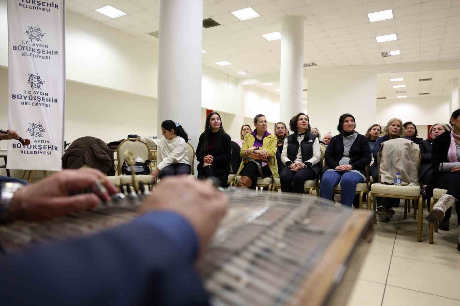 Büyükşehir Türk Sanat Müziği Korosu yılsonu gösterisine hazırlanıyor
