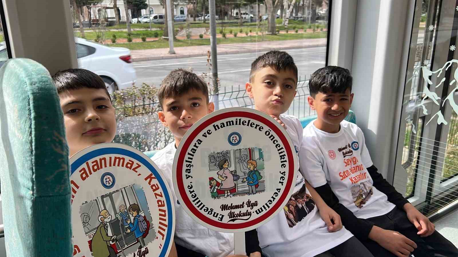 Büyükşehir Ulaşım A.Ş. ile ‘Nezaket Yolda Kalmasın’ projesini hayata geçirdi
