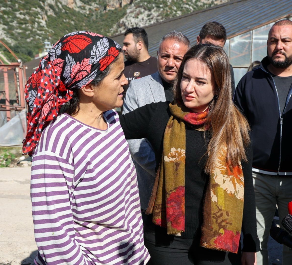 Büyükşehirden 121 çiftçiye 212 bin 400 metrekare sera naylonu desteği
