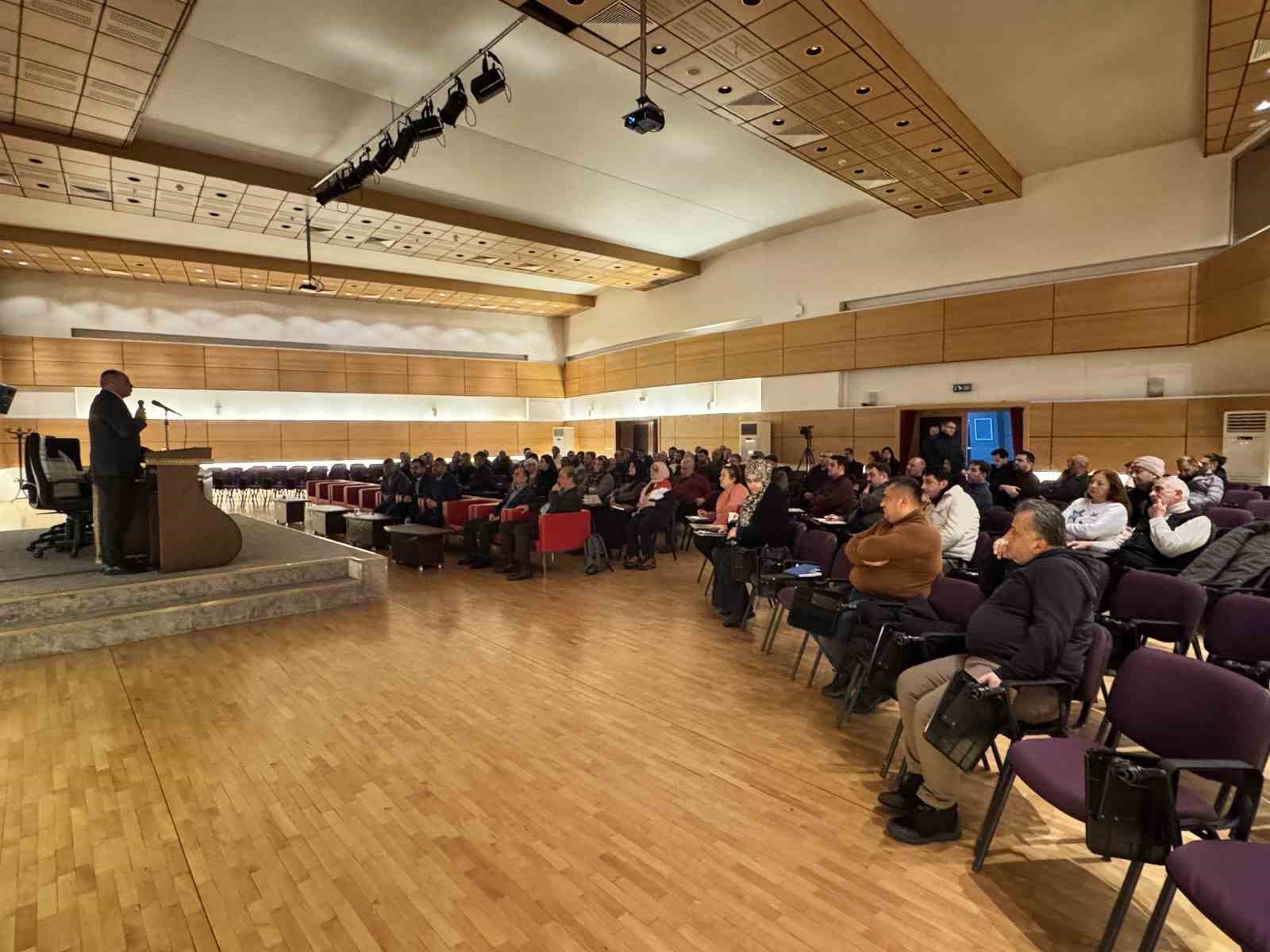 Büyükşehir’den doğal üretim bahçesini kullanacaklara organik üretim eğitimi
