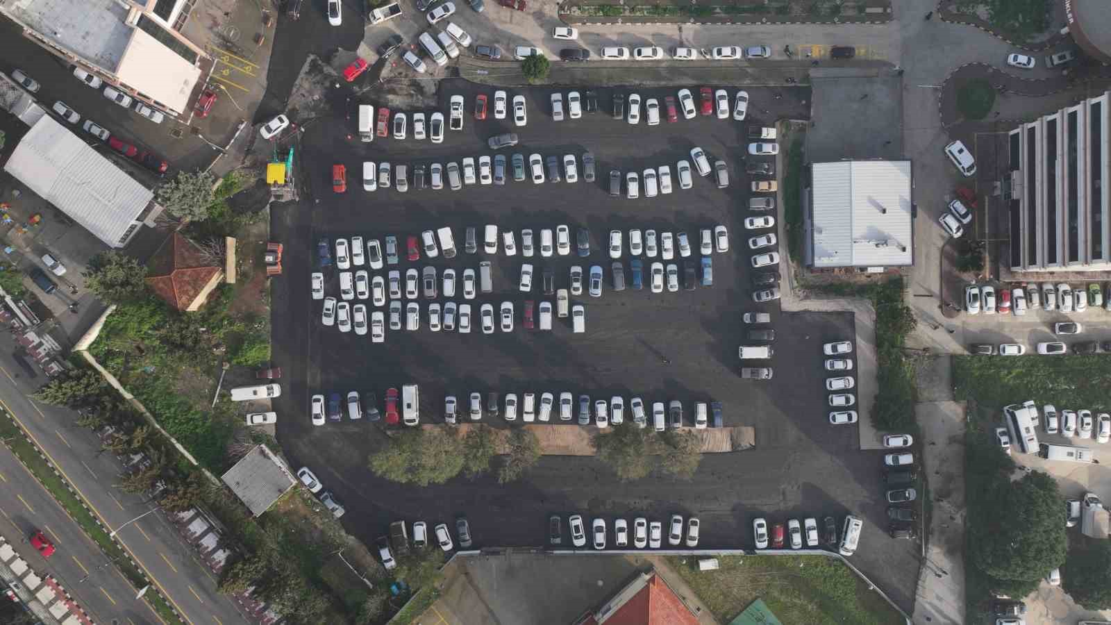 Büyükşehirden hastane otoparkına 2 bin ton sıcak asfalt
