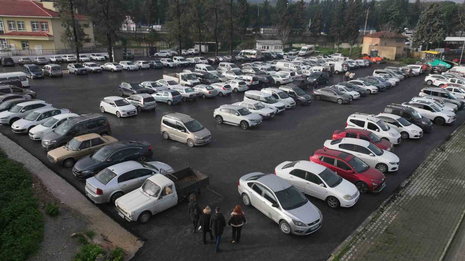 Büyükşehirden hastane otoparkına 2 bin ton sıcak asfalt
