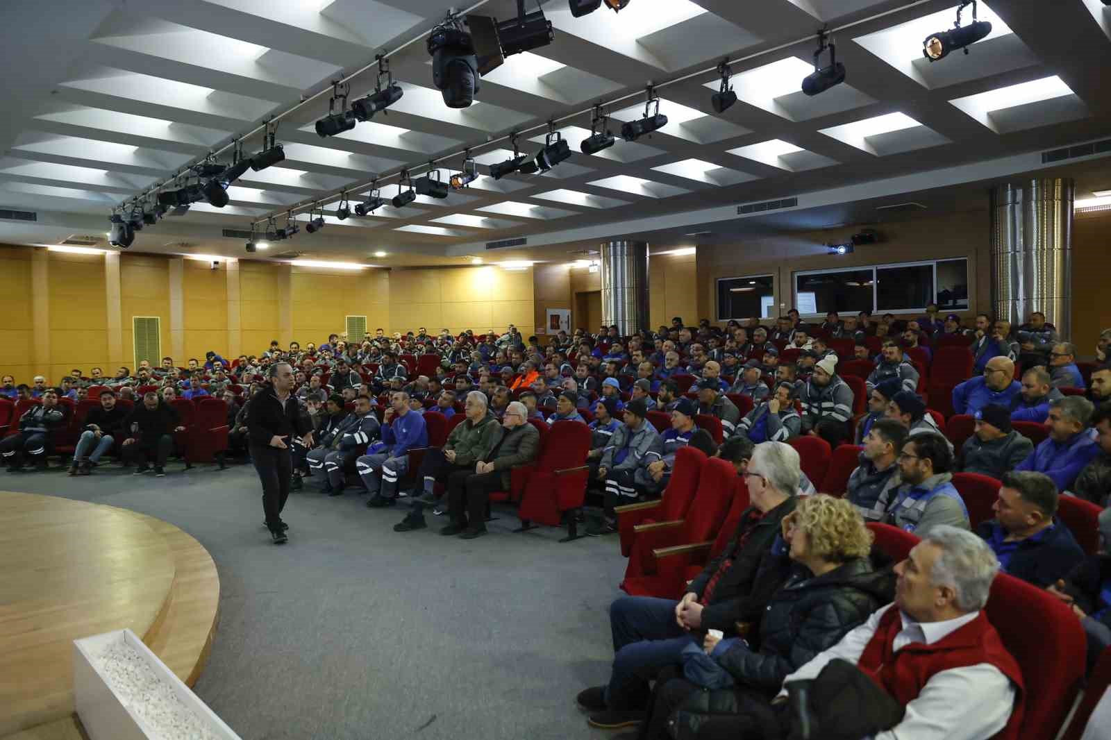 Büyükşehir’den ilaçlama personeline biyosidal ürün kullanımı eğitimi
Büyükşehir’den ilaçlama personeline biyosidal ürün kullanımı eğitimi