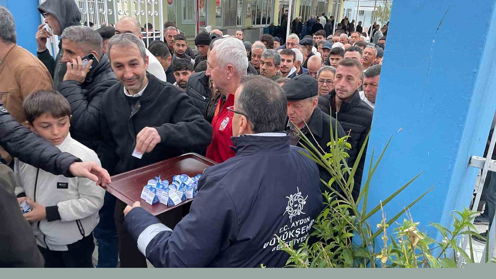 Büyükşehirden lokumlu bayramlaşma
