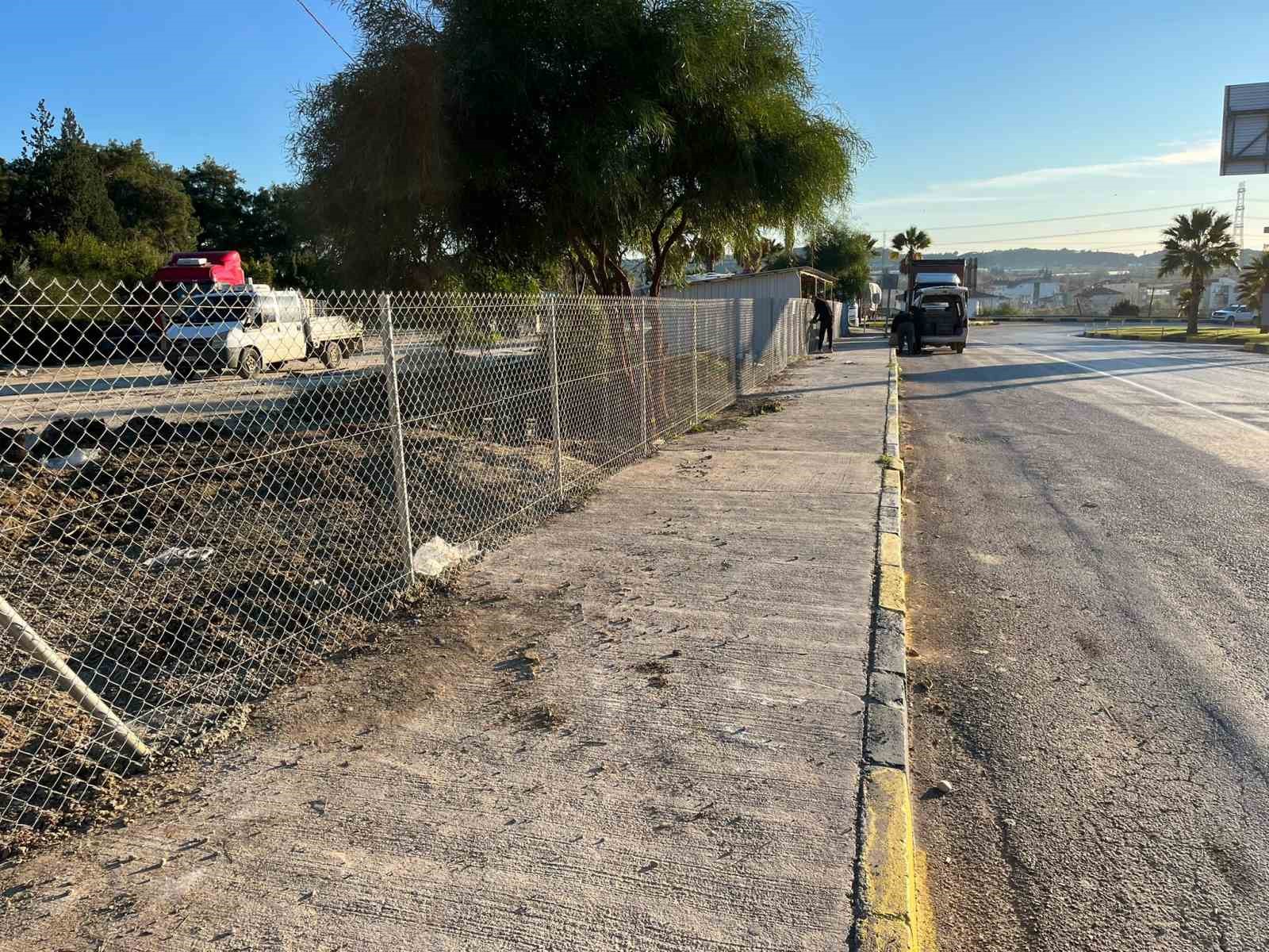 Büyükşehir’den Manavgat’ta mezarlıklarda çalışma
