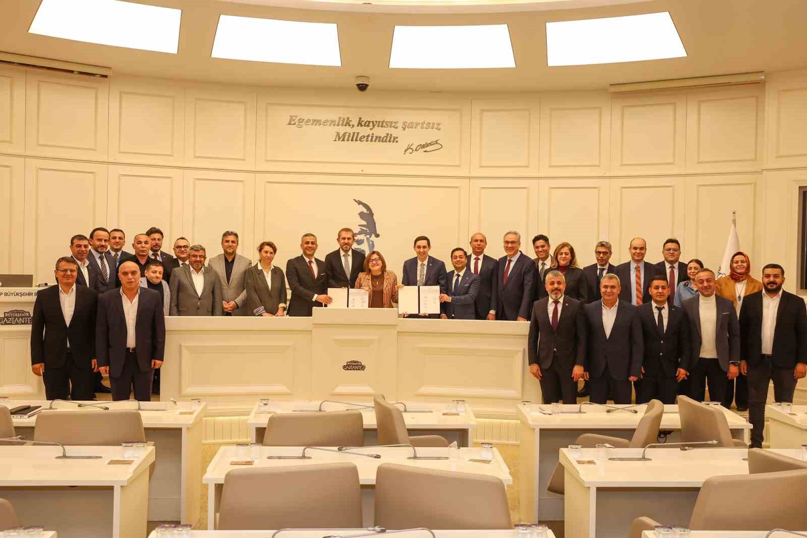 Büyükşehirden personele rekor zam
