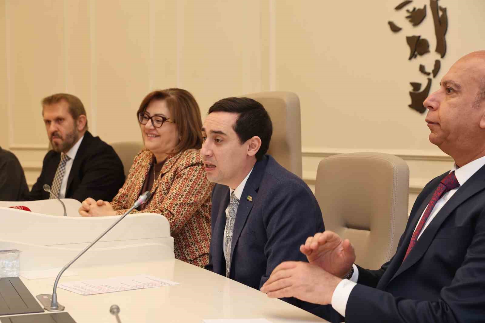 Büyükşehirden personele rekor zam
