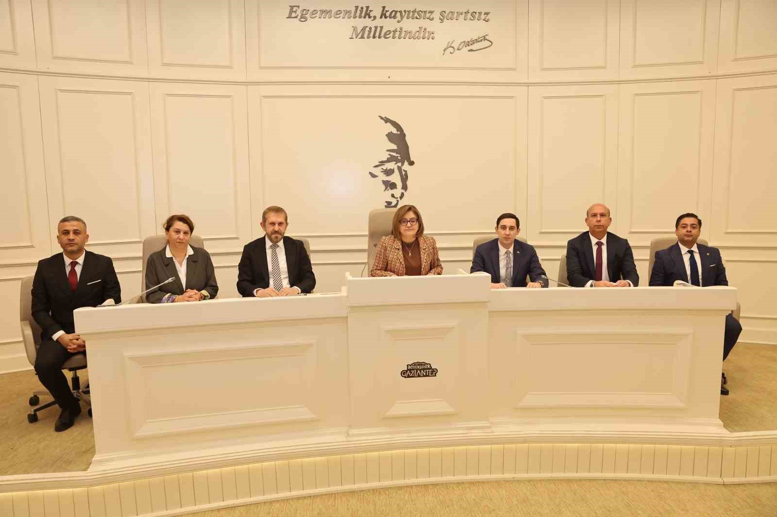 Büyükşehirden personele rekor zam
