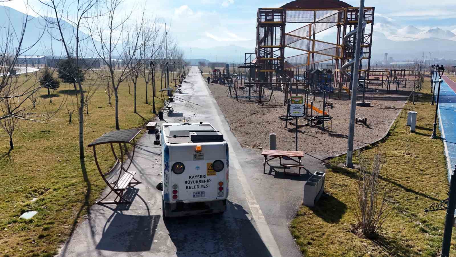 Büyükşehirden Recep Tayyip Erdoğan Millet Bahçesi’nde bakım, onarım ve temizlik seferberliği
