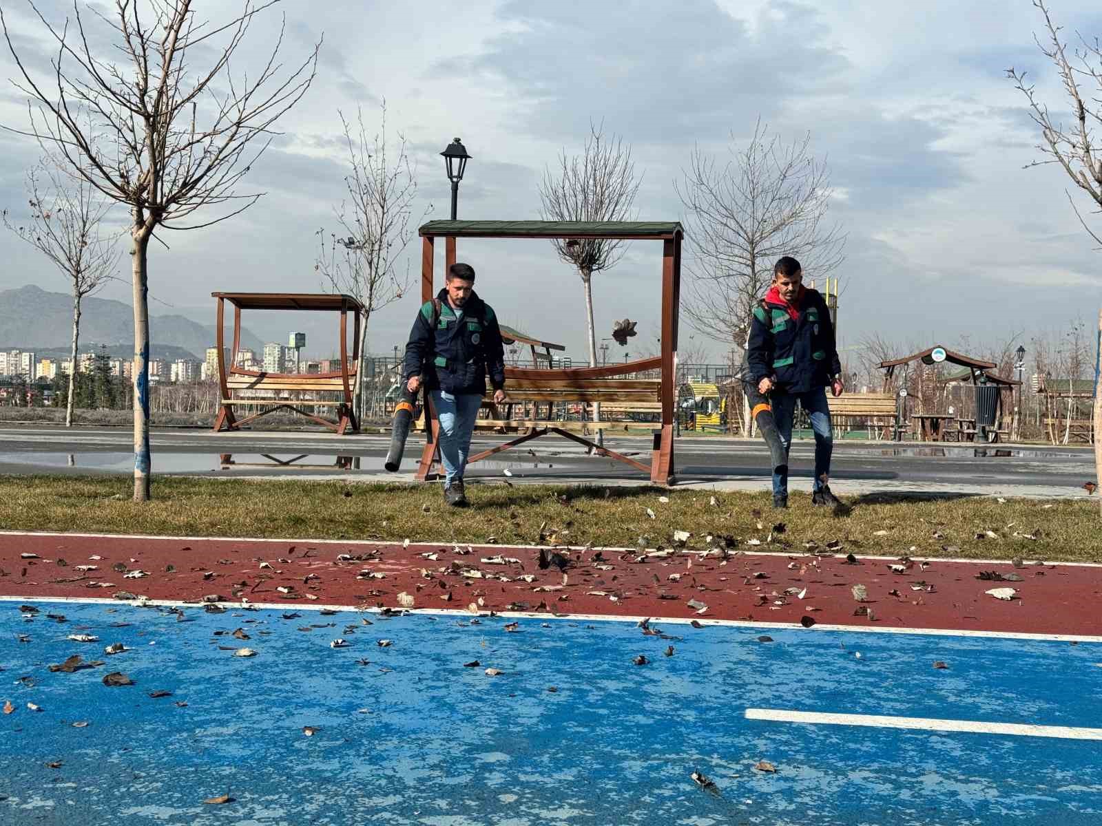 Büyükşehirden Recep Tayyip Erdoğan Millet Bahçesi’nde bakım, onarım ve temizlik seferberliği
