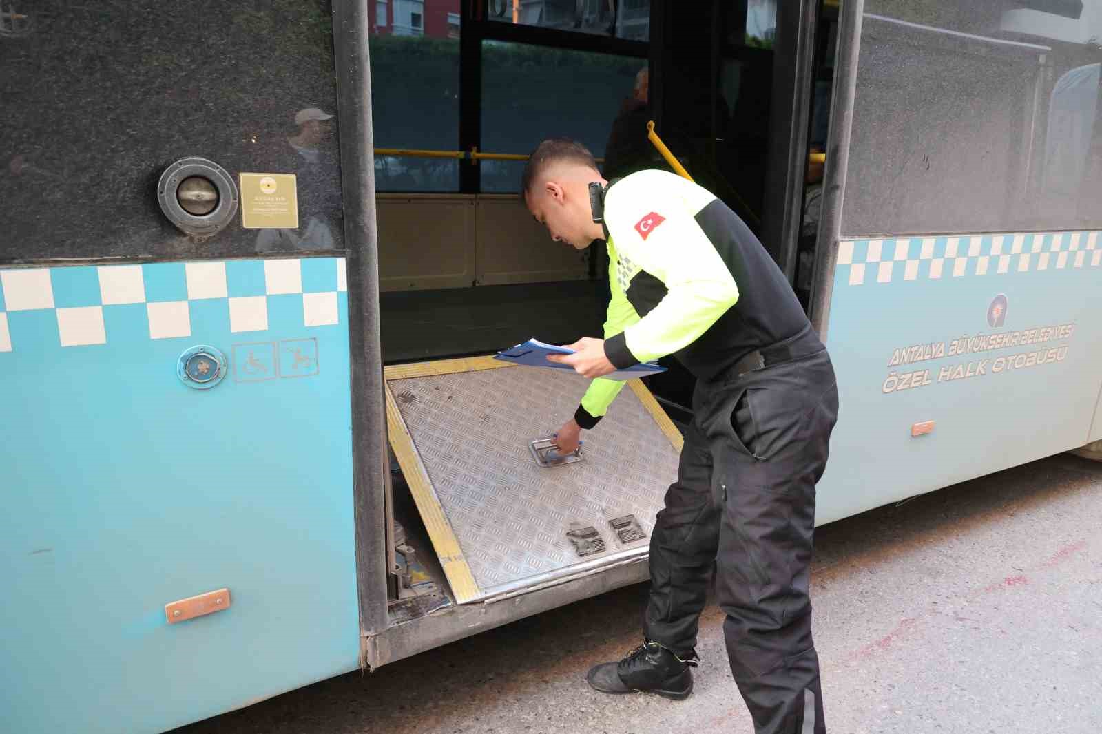 Büyükşehir’den toplu ulaşım araçlarına yönelik denetim
