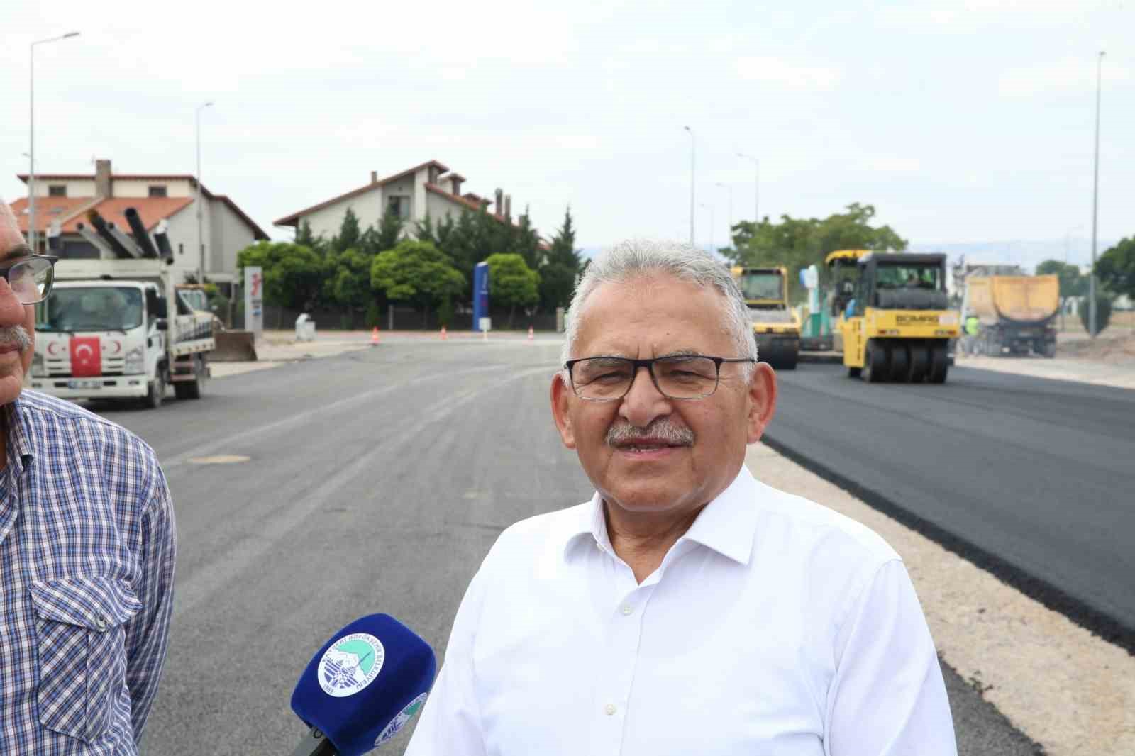 Büyükşehirden ulaşıma 1 milyar TL’yi aşan dev sıcak asfalt yatırımı
