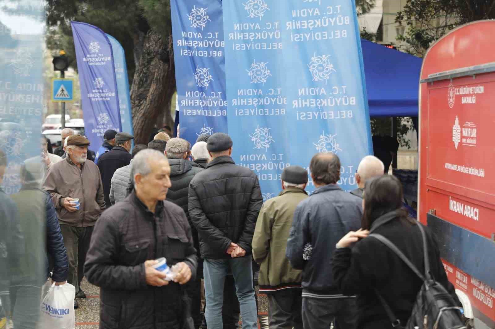 Büyükşehir’den vatandaşlara kandil helvası
