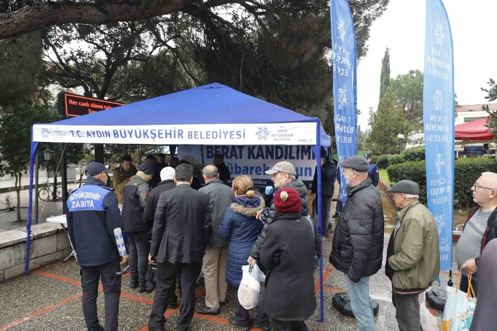 Büyükşehir’den vatandaşlara kandil helvası
