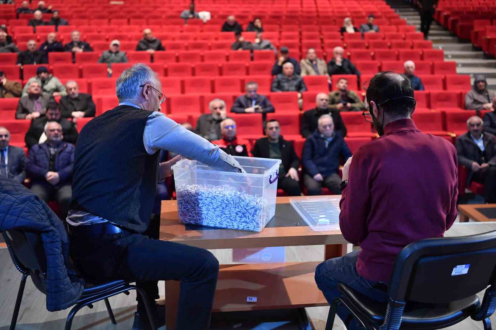 Büyükşehir’in ‘Arılar Çoğalsın, Bereket Katlansın Projesi’nde kura heyecanı yaşandı
