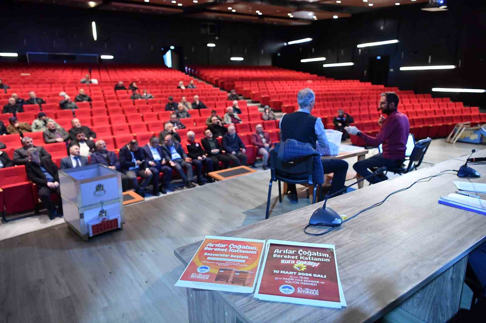 Büyükşehir’in ‘Arılar Çoğalsın, Bereket Katlansın Projesi’nde kura heyecanı yaşandı
