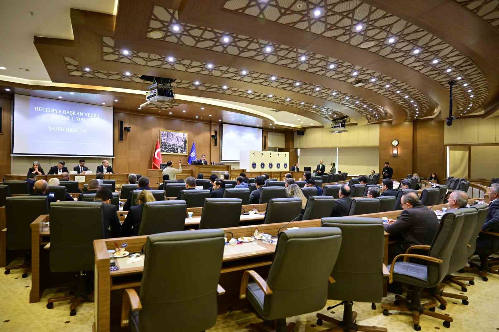 Büyükşehir’in başkanvekili 61 oyla Şahin Biba oldu
