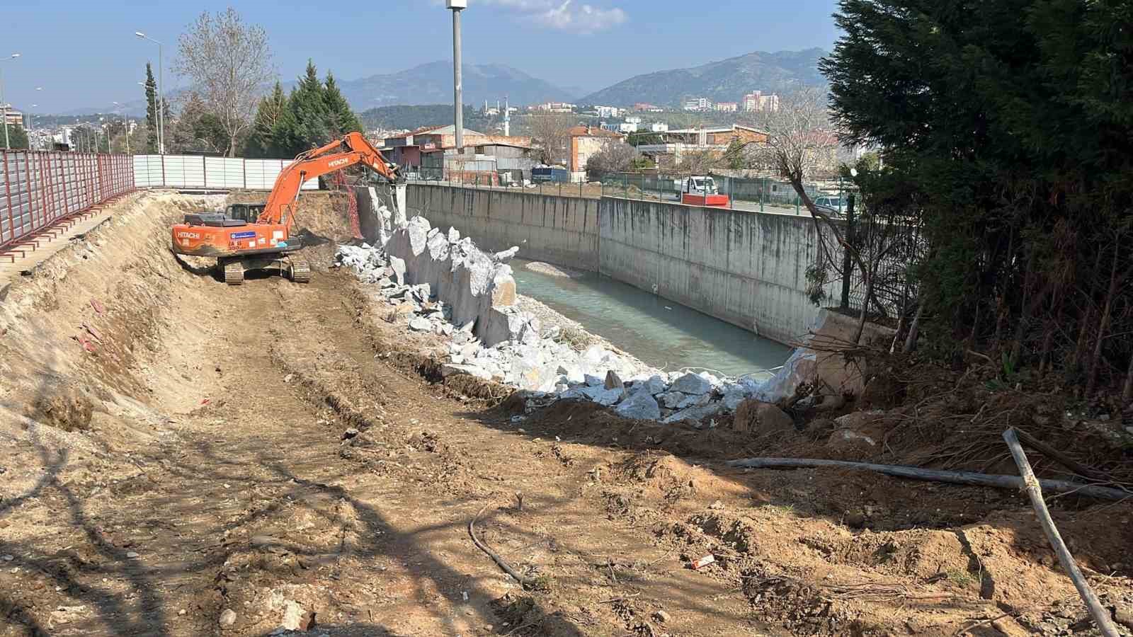 Büyükşehir’in çalışmalarıyla Aydın’ın ulaşım altyapısı güçleniyor
