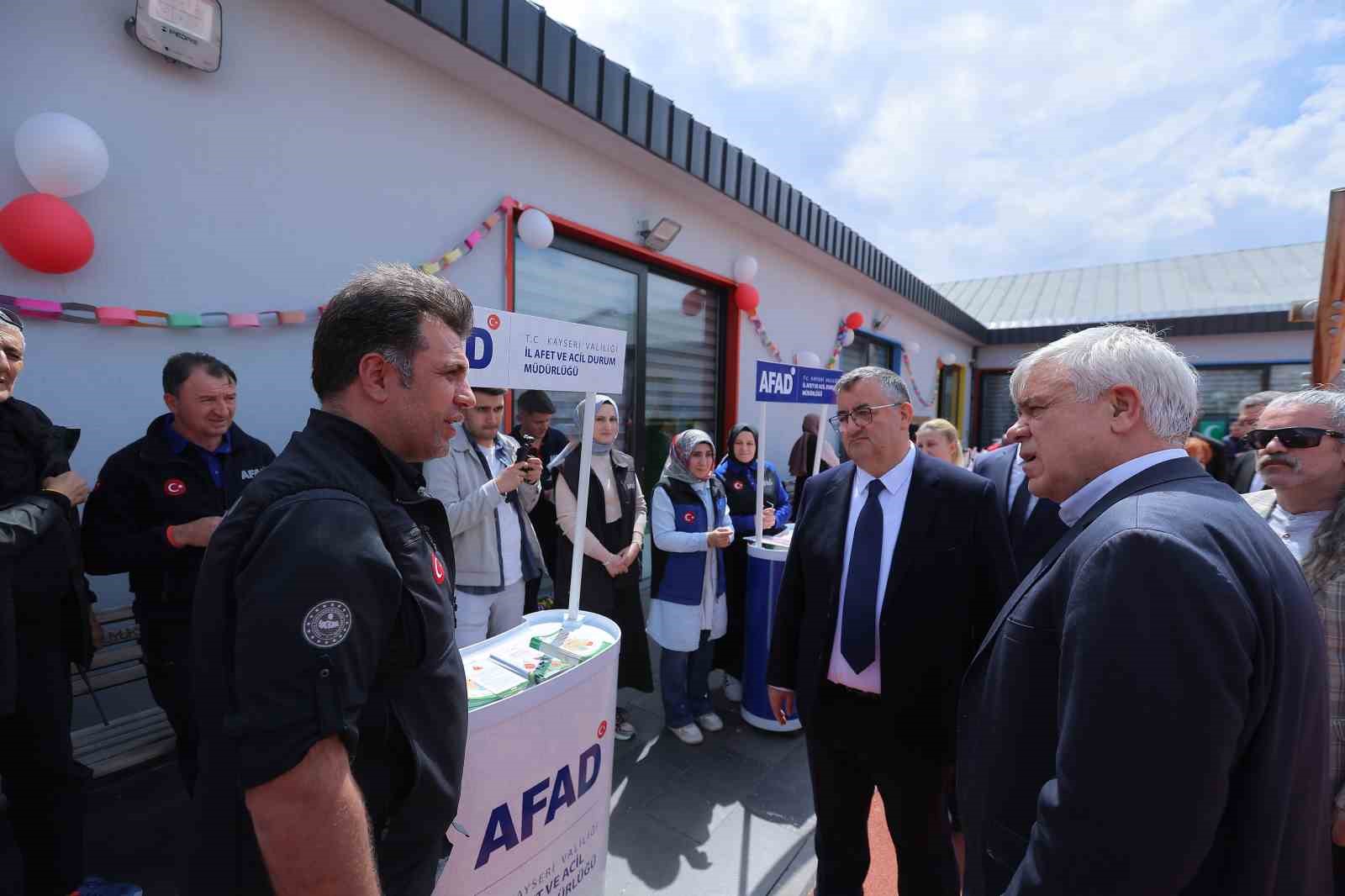 Büyükşehir’in çocuk kütüphanesinde ’Kayseri Kent Konseyi 23 Nisan’ etkinliği
