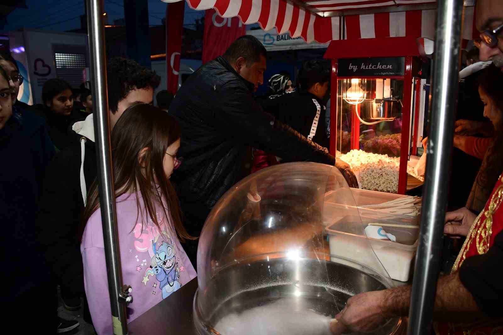 Büyükşehir’in iftar sofrası Altıeylül’de gönülleri ısıttı
