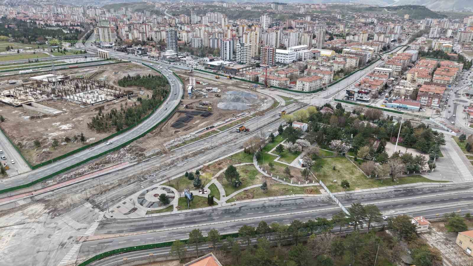 Büyükşehir’in Kartal Katlı Kavşağı Projesi’nde yoğun mesai
