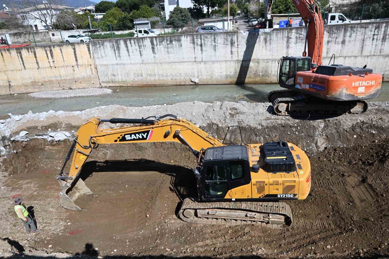 Büyükşehir’in ulaşım projeleri devam ediyor
