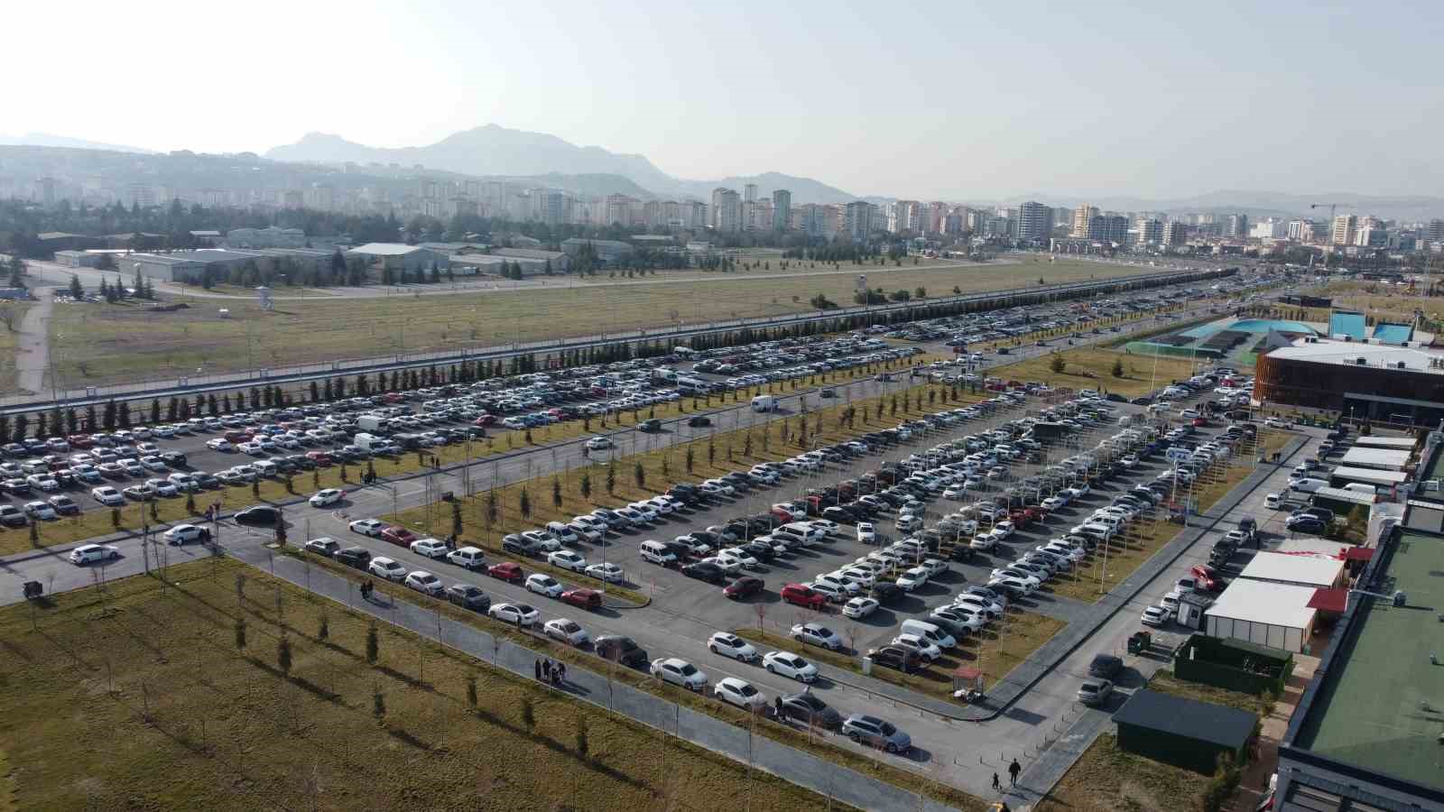 Büyükşehir’in vizyon projesi Millet Bahçesi, Kayserililerin buluşma noktası oldu
Büyükşehir’in vizyon projesi Millet Bahçesi, Kayserililerin buluşma noktası oldu