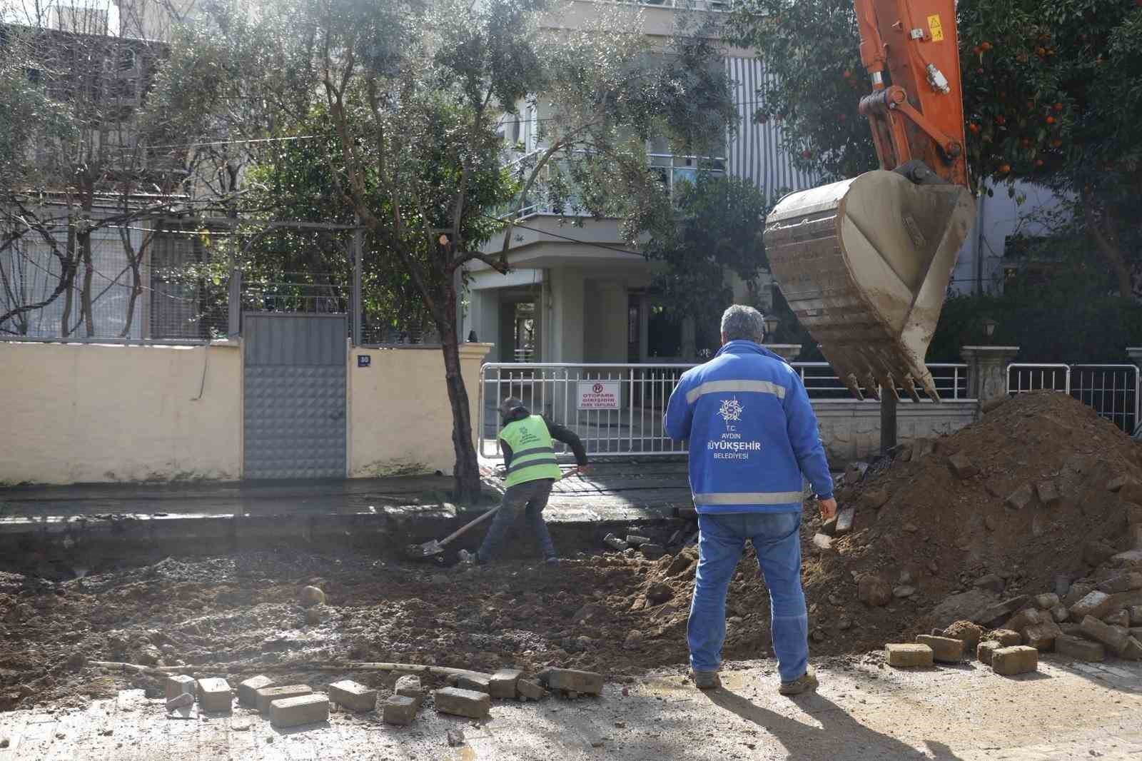 Büyükşehir’in yol yenileme çalışmaları sürüyor
