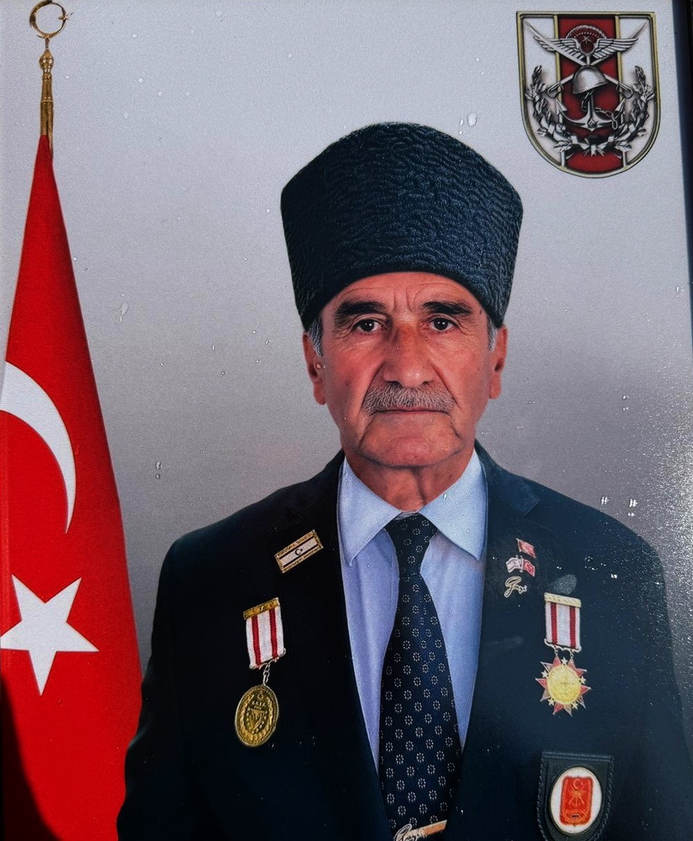 Buzda düşerek ağır yaralanan Kıbrıs gazisi hayatını kaybetti
Buzda düşerek ağır yaralanan Kıbrıs gazisi hayatını kaybetti