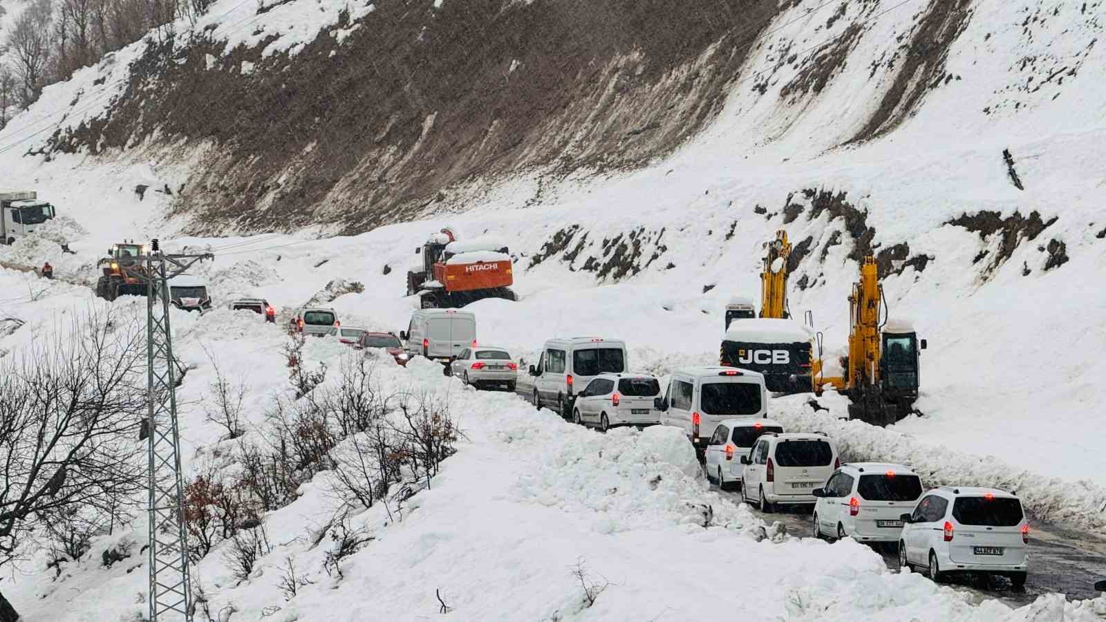 Buzlanma kazayı beraberinde getirdi: 2 yaralı
