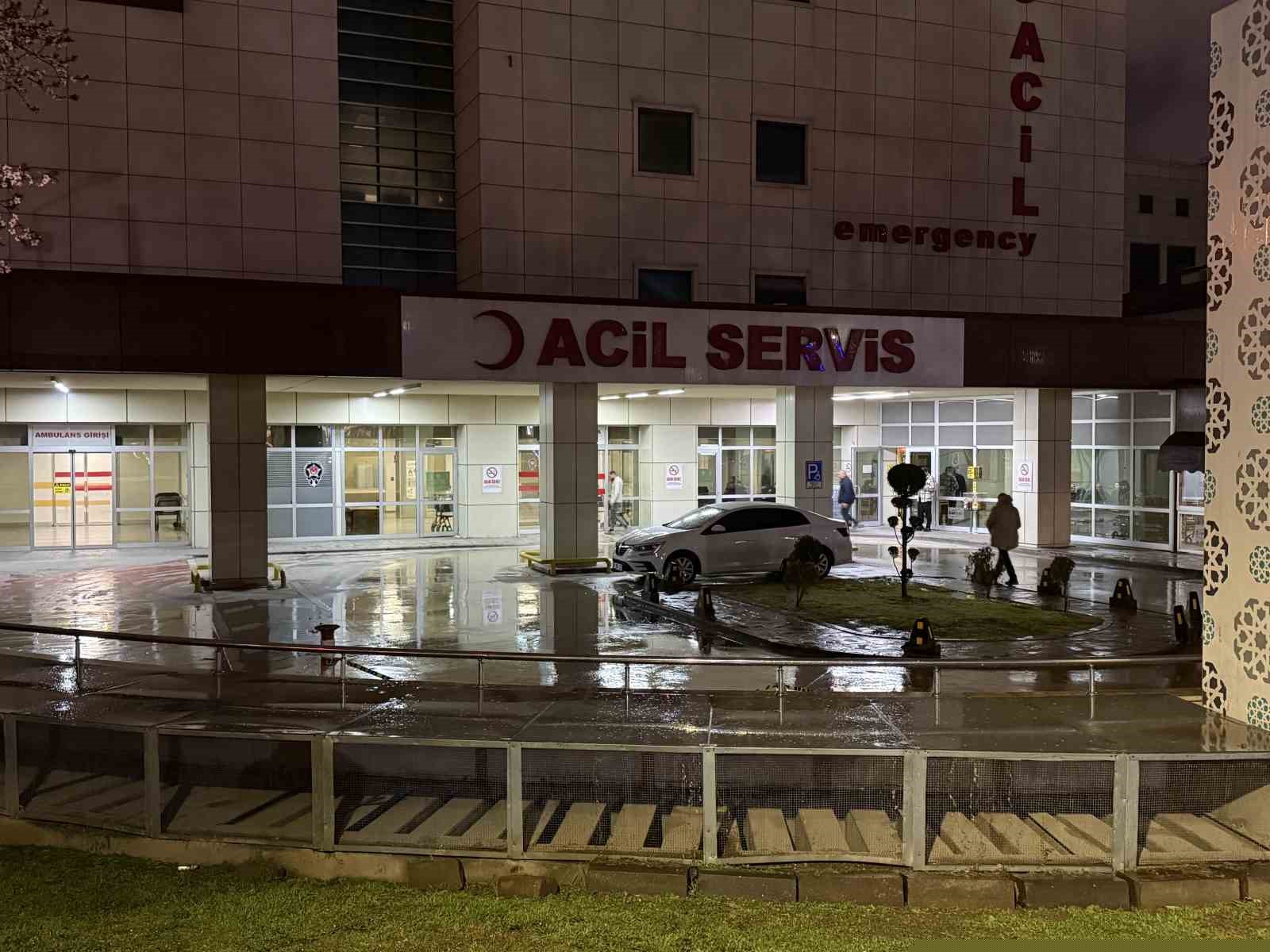 Cadde ortasında dehşet anları: Tekme ve yumruklara feci şekilde darbedildi
