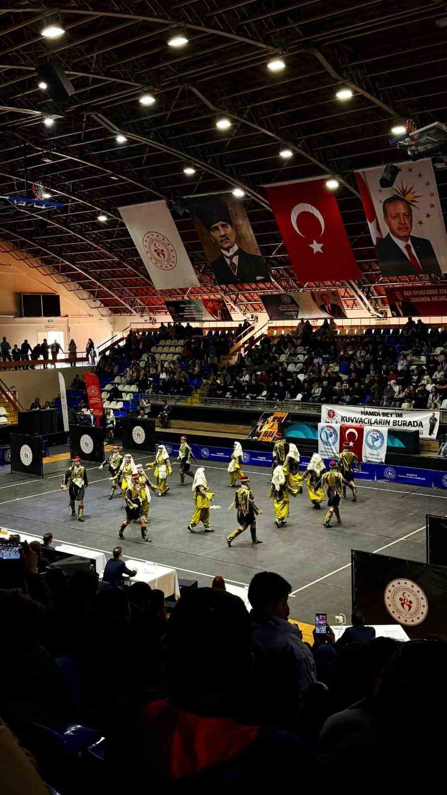 Çağdaş Balıkesir Spor Kulübü Geleneksel Halk oyunları il birincisi oldu
