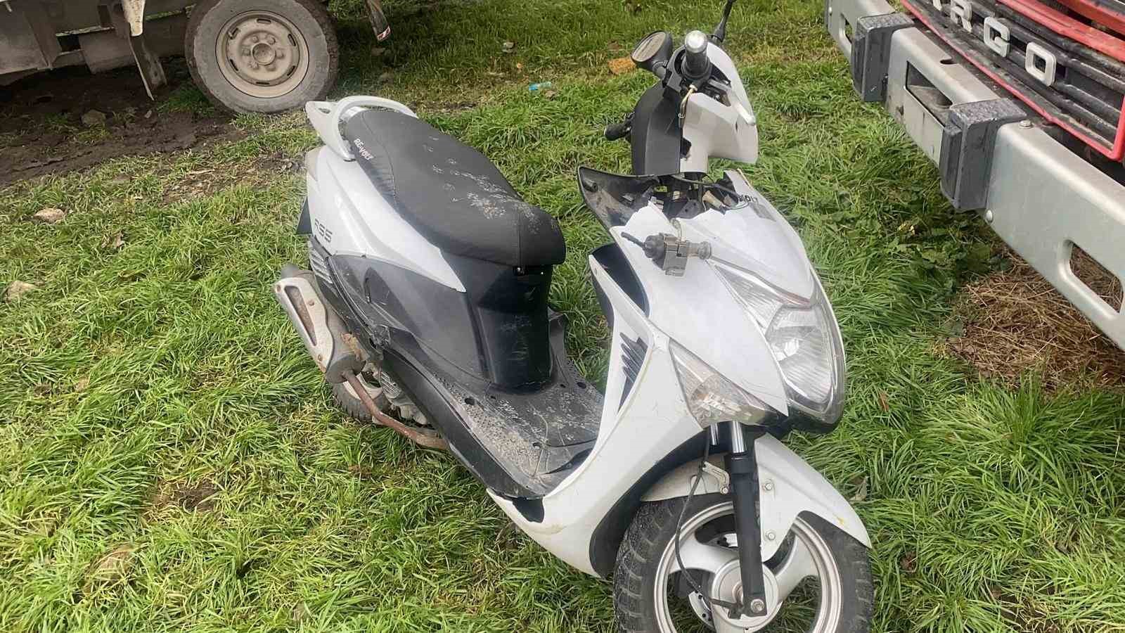Çaldıkları motosikleti çalıştıramayan hırsızlar zarar verip bıraktı
Çaldıkları motosikleti çalıştıramayan hırsızlar zarar verip bıraktı