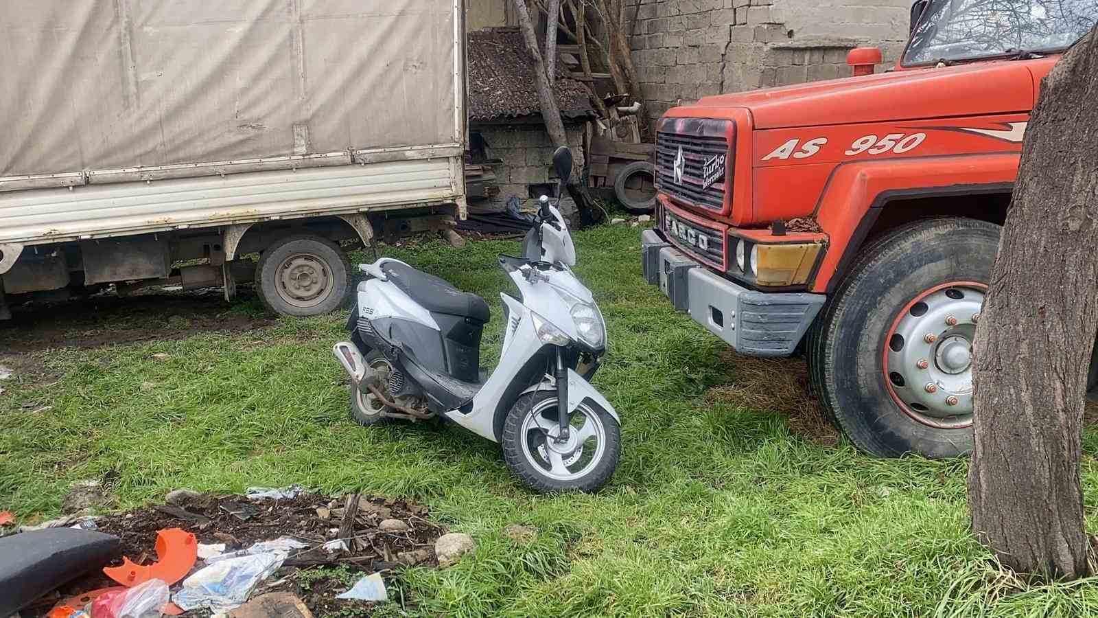 Çaldıkları motosikleti çalıştıramayan hırsızlar zarar verip bıraktı
Çaldıkları motosikleti çalıştıramayan hırsızlar zarar verip bıraktı