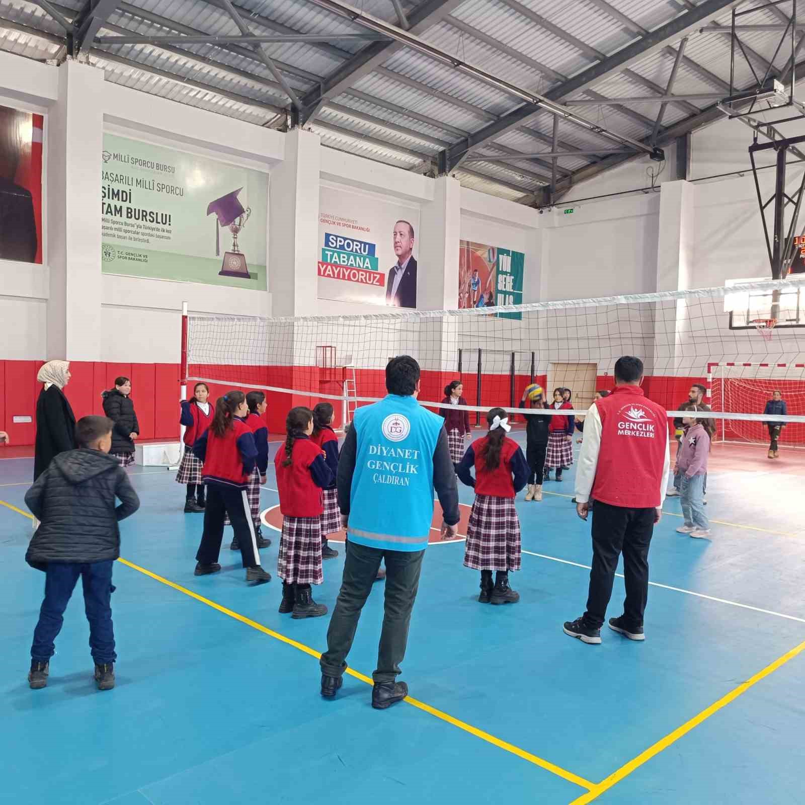 Çaldıranlı öğrenciler hem eğlendi hem öğrendi
Çaldıranlı öğrenciler hem eğlendi hem öğrendi