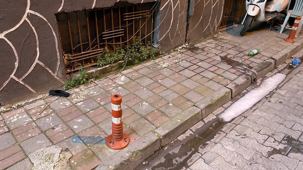 Cam silerken 5. kattan düşerek ağır yaralandı
