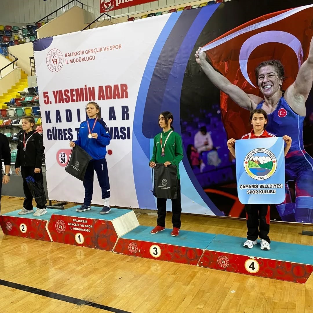 Camardı Spor Kulübü sporcuları Balıkesir’den madalya ile döndü
