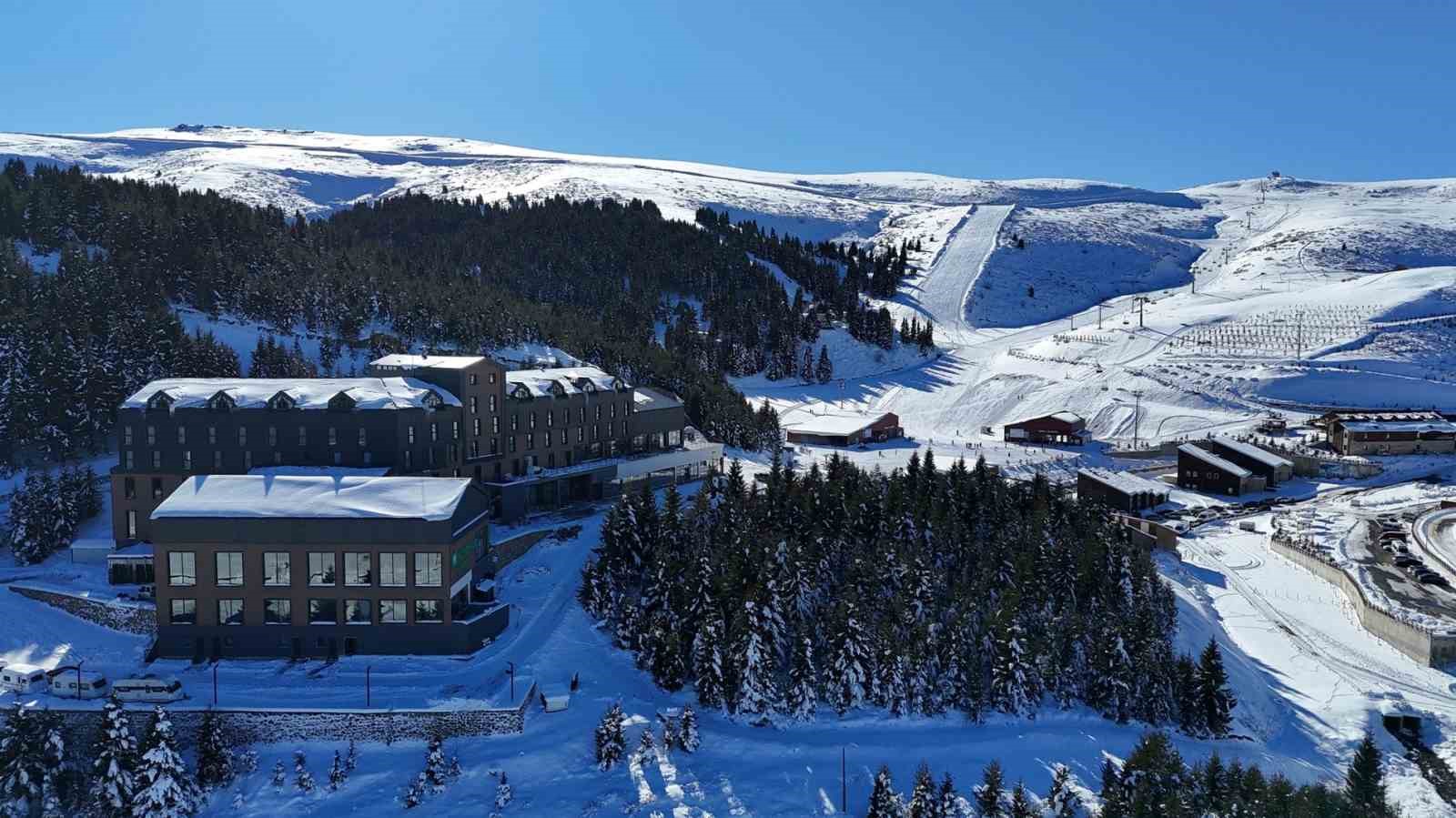 Çambaşı Kayak Merkezi’nde yapay karlama sistemi ile sezon uzatılıyor
