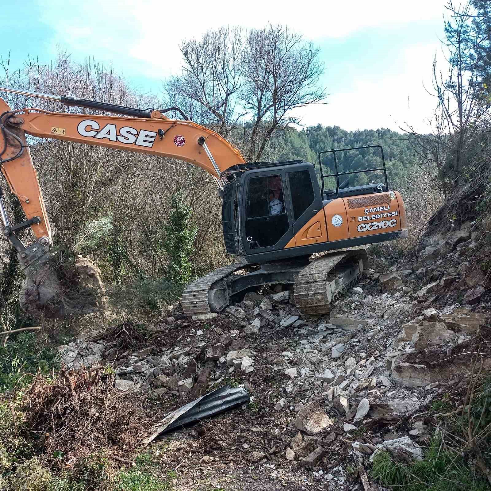 Çameli Belediyesinde engelli vatandaşlar için yol çalışması
