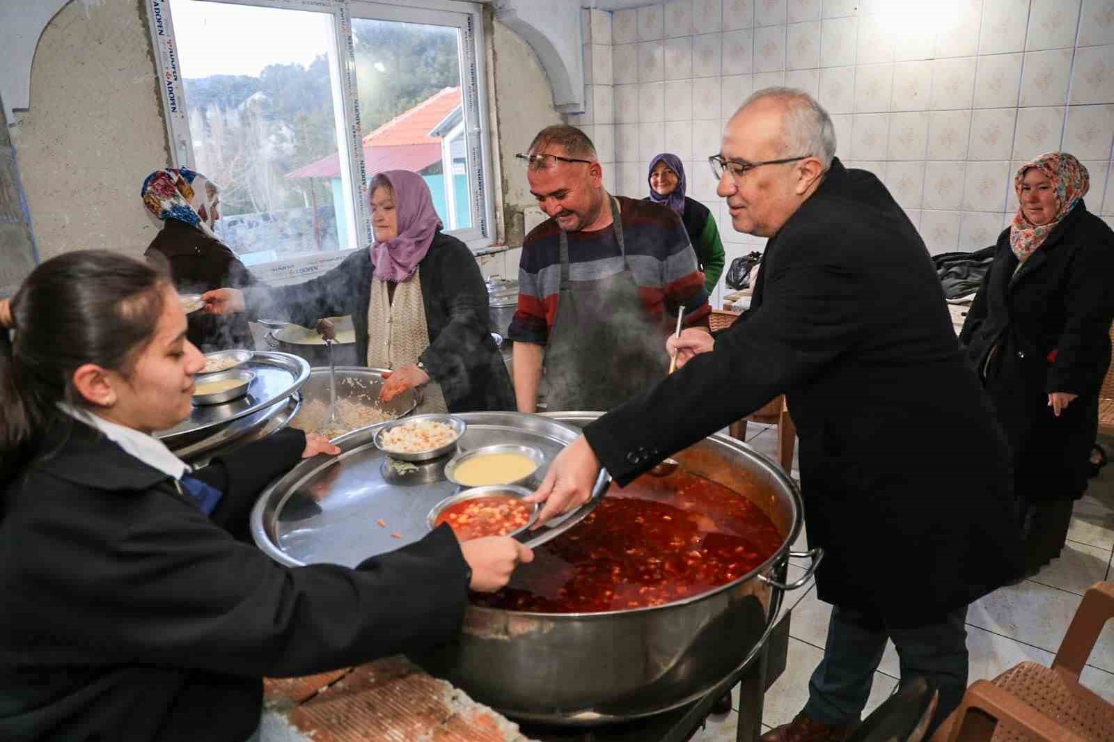 Çameli Belediyesinin iftar sofrası Karabayır’da kuruldu
